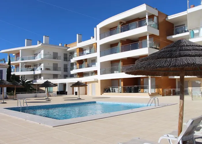 Ocean And Pool Apartmán